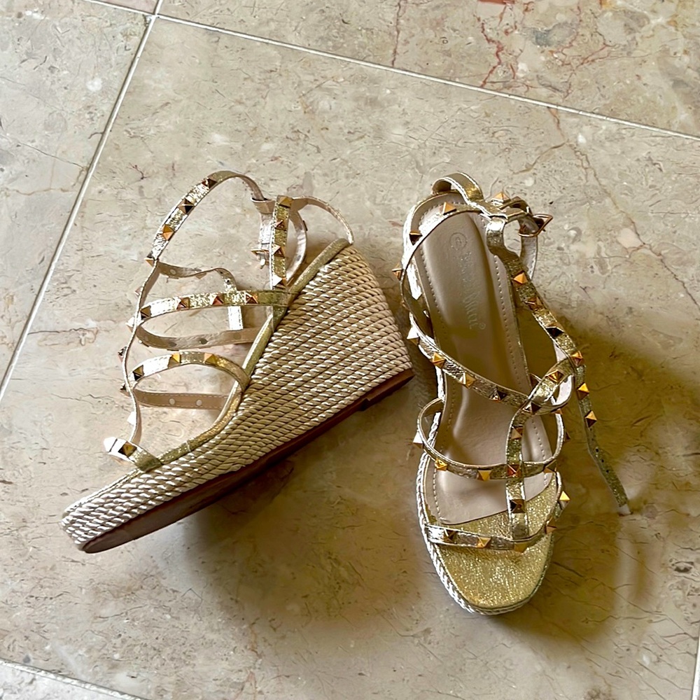 Valentino inspired platforms.Like new. 3.5” heals 1” platform. Gold w gold studs